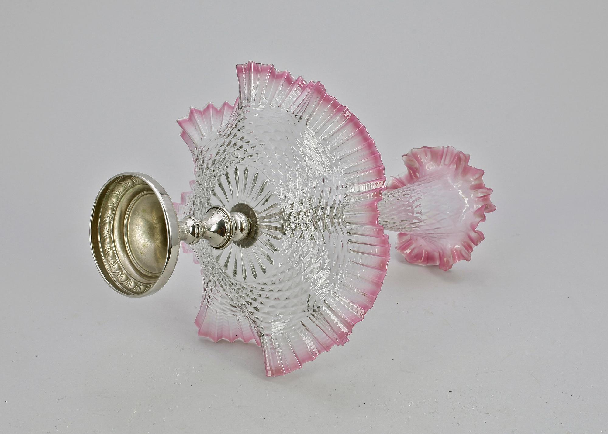 UPPSATSSKÅL, glas och vitmetall. 1800-talets slut.