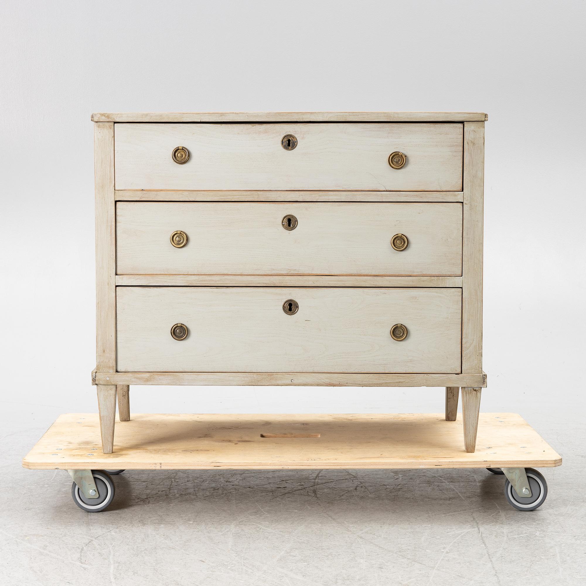 Chest of drawers, 19th century.