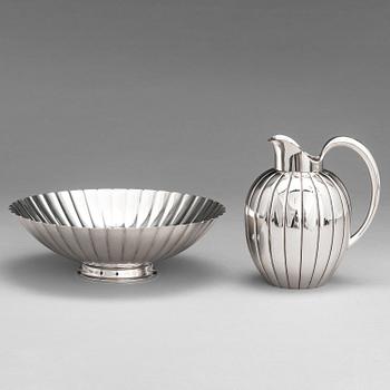 SIGVARD BERNADOTTE, SKÅL med KANNA, 856A, sterling silver, Firma Georg Jensen, Köpenhamn, 1990-91. Design år 1938.