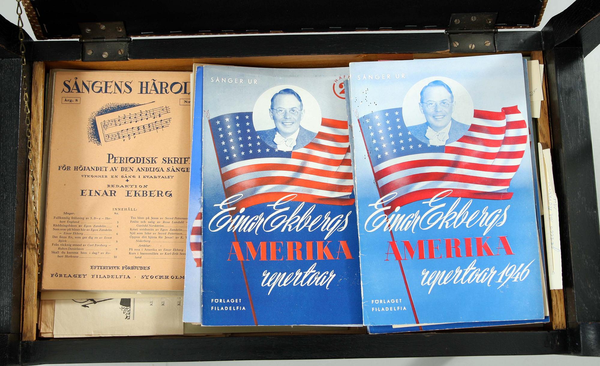 PIANOPALL med NOTER, 1800/1900-tal.