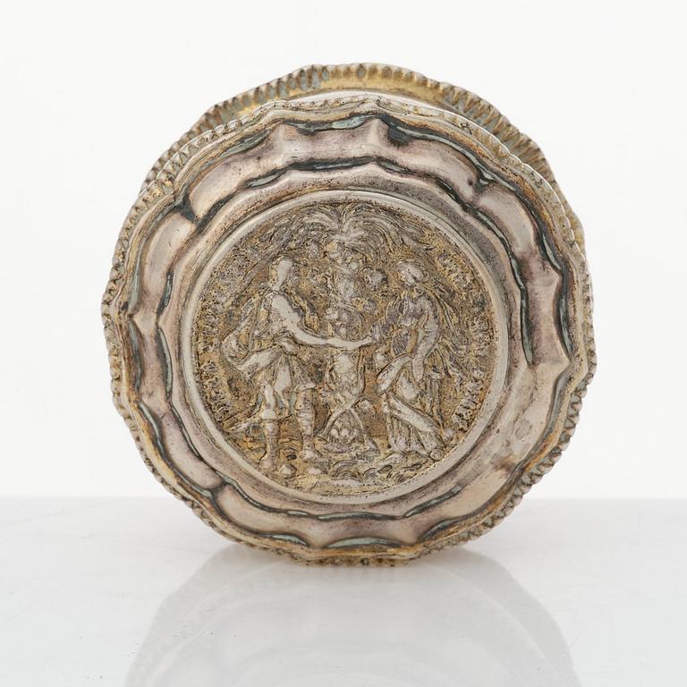 A Swedish 18th century parcel-gilt silver snuff-box, mark of Johan Wennervall, Gothenburg 1759.