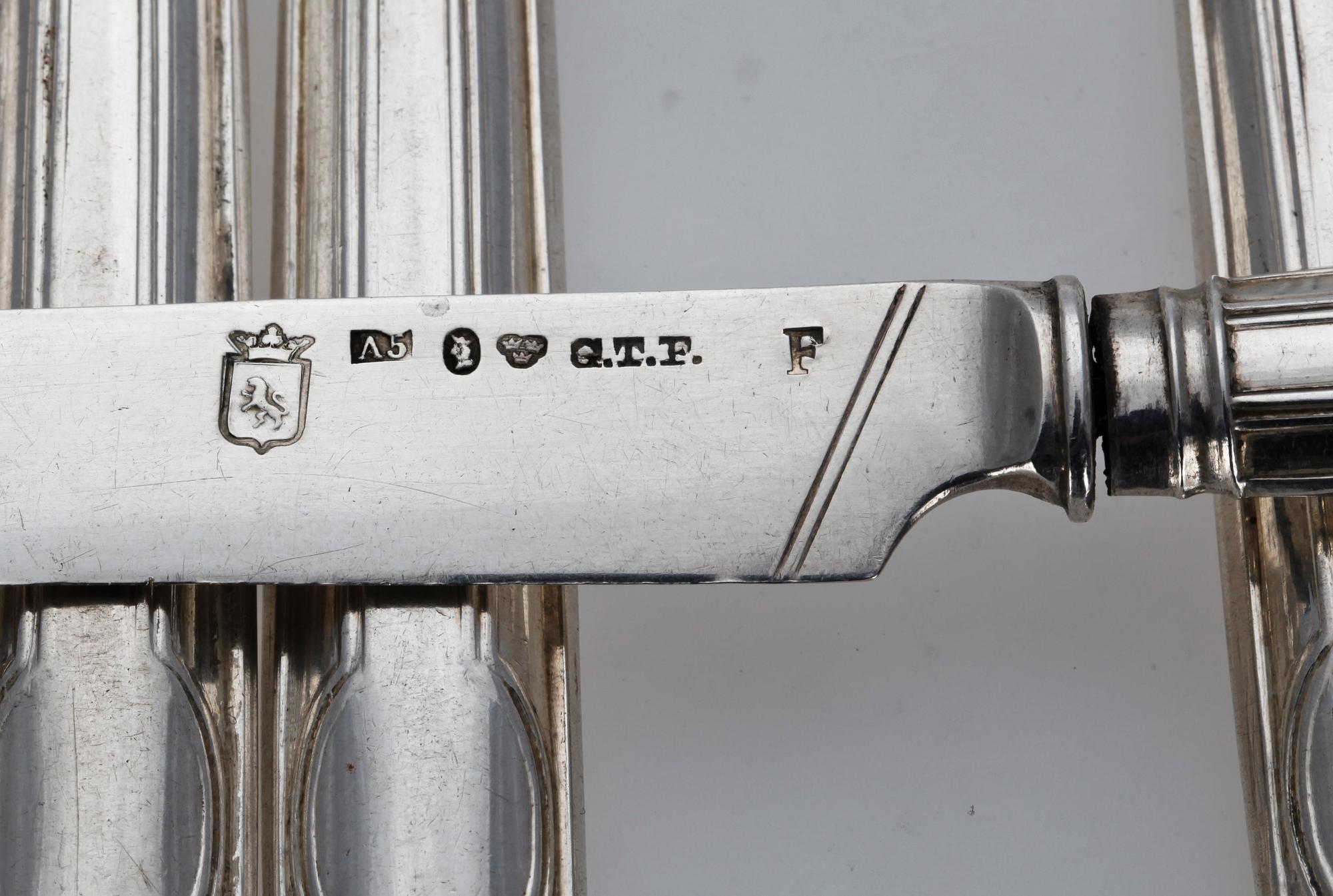 KNIVAR, 2+4, silver, G.T. Folcker resp. G. Möllenborg Féron, Stockholm, 1855 resp. 1866. Ca 240 g.