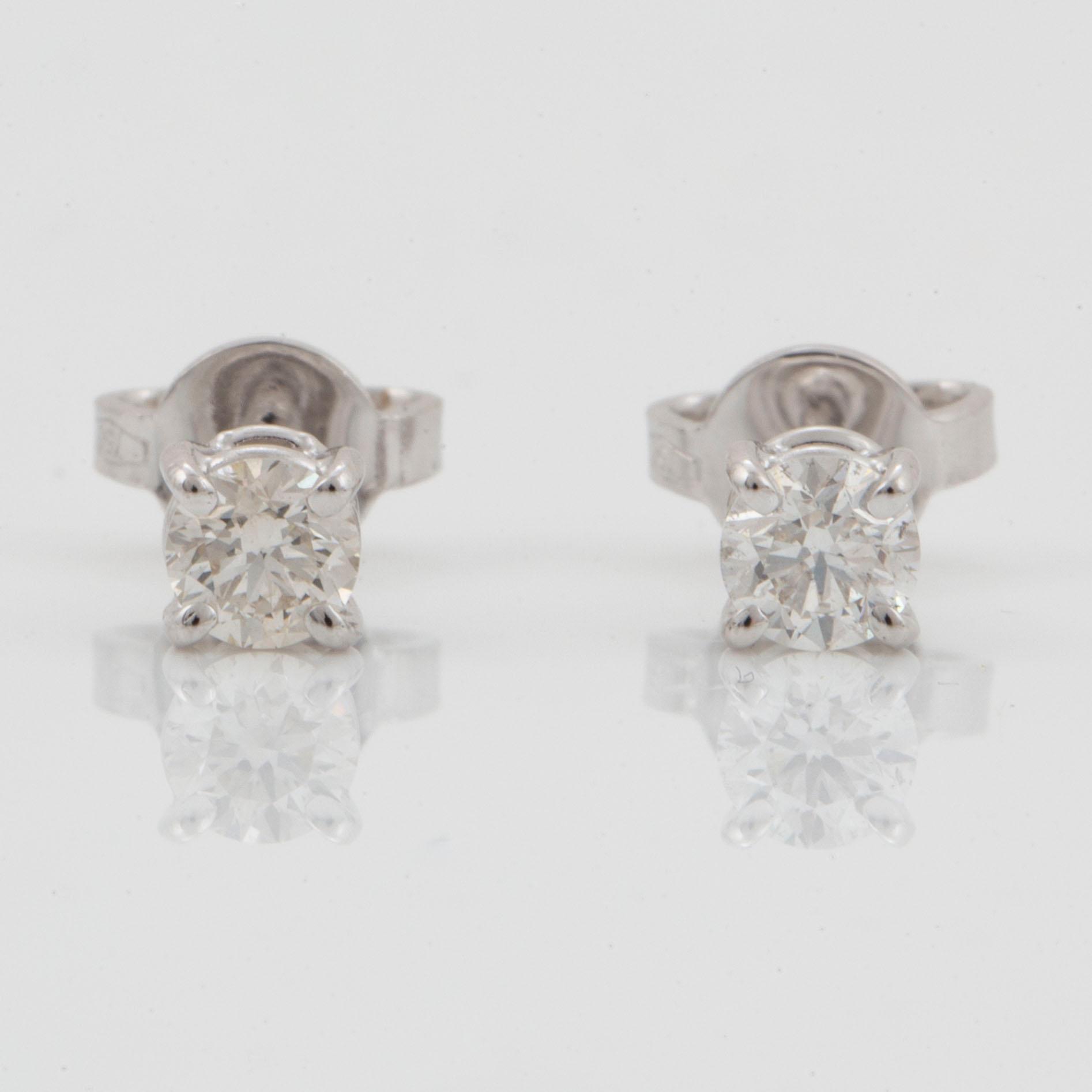 Brilliant-cut diamond stud earrings, ca 0,50 ct.