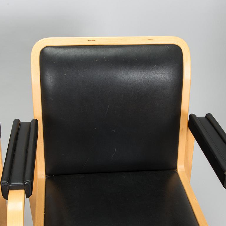 Alvar Aalto, nojatuolipari, malli E45, Artek, 1900-luvun loppu.
