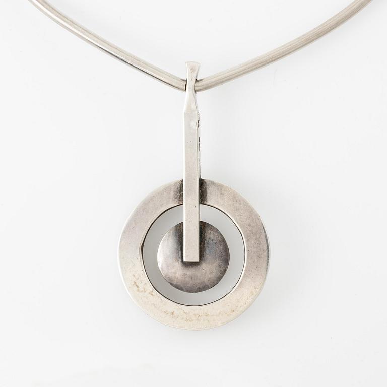 Inga-Britt "Ibe" Dahlquist, a necklace, silver with fossil, Visby 1966.