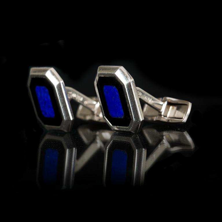MANSCHETTKNAPPAR, 18k vitguld med Lapis Lazuli och Onyx. Vikt ca 16g.