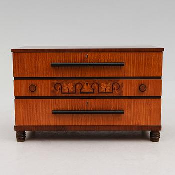 BYRÅ, art déco, 1900-talets första hälft.