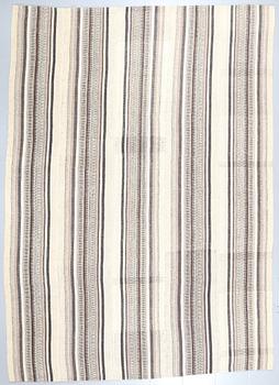 A FLATWEAVE RUG, 338 x 240 cm.
