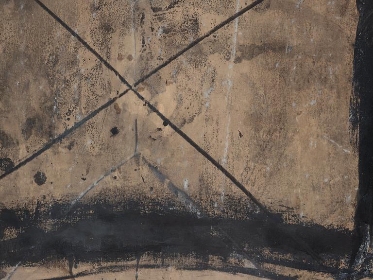 Antoni Tàpies, "Forma le sombrero tachada con equis".