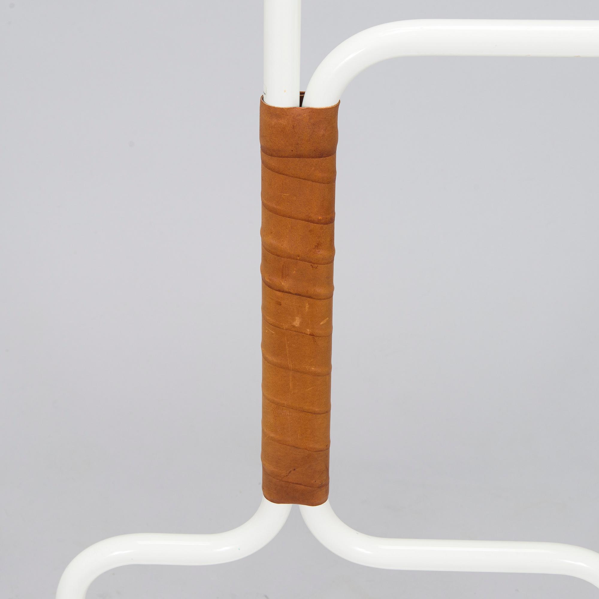 Anna Kraitz, lattiavalaisin "Anna's Golvlampa" Bsweden, Ruotsi.