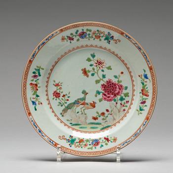 TALLRIKAR, sex stycken, samt FAT, kompaniporslin. Qingdynastin, Qianlong (1736-95).