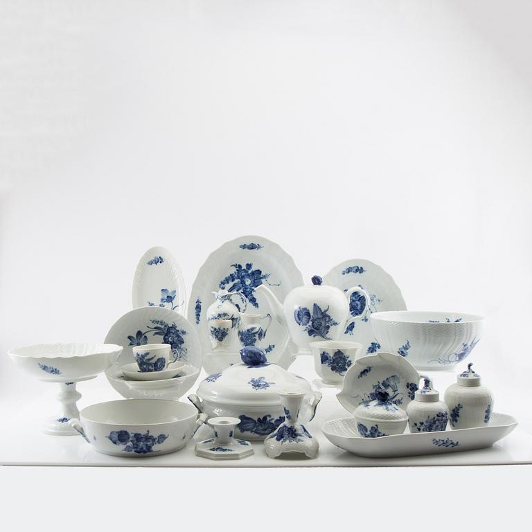 Service approximately 140 pieces "Blue Flower" Royal Copenhagen Denmark 20th century porcelain.