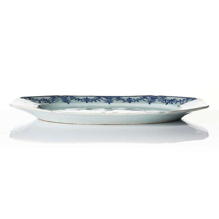 A set of two chargers, Qianlong 1736-95.