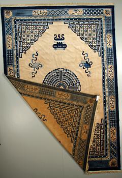 MATTA, semiantik, Kina.
235 x 360.