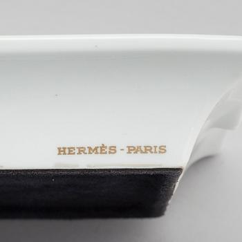 HERMÈS,.