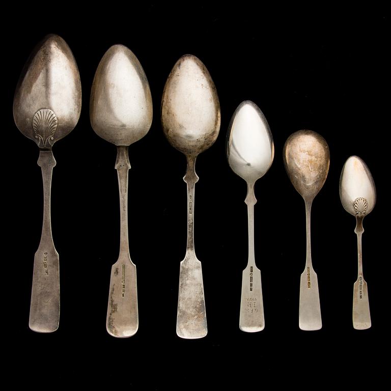 PARTI BESTICK, 44 delar, silver, "Mussla", finska stämplar, 1918-50. Tot vikt 1084,8 g.