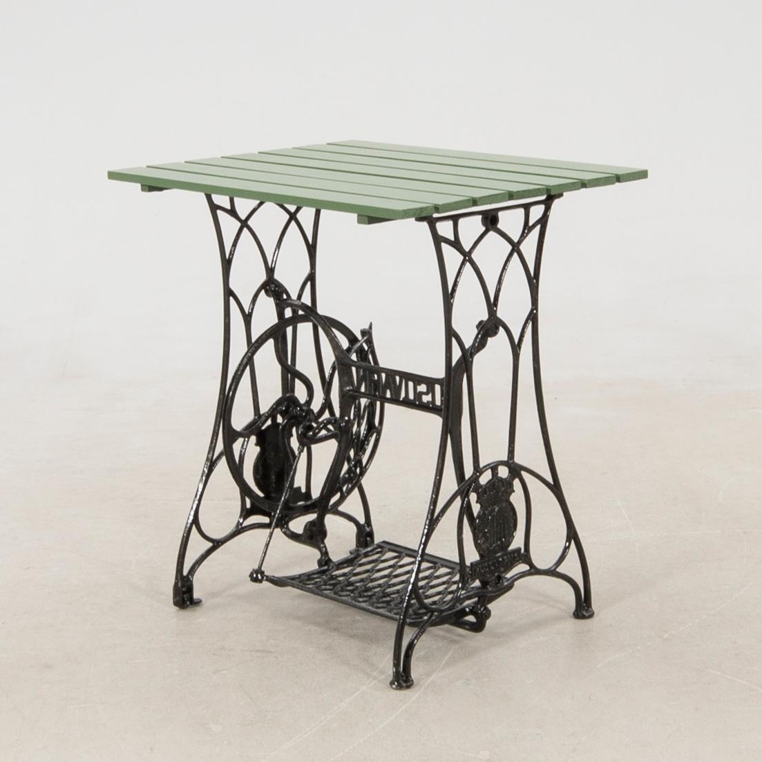 Trädgårdsgrupp 3 dlr 1900-talets första hälft.