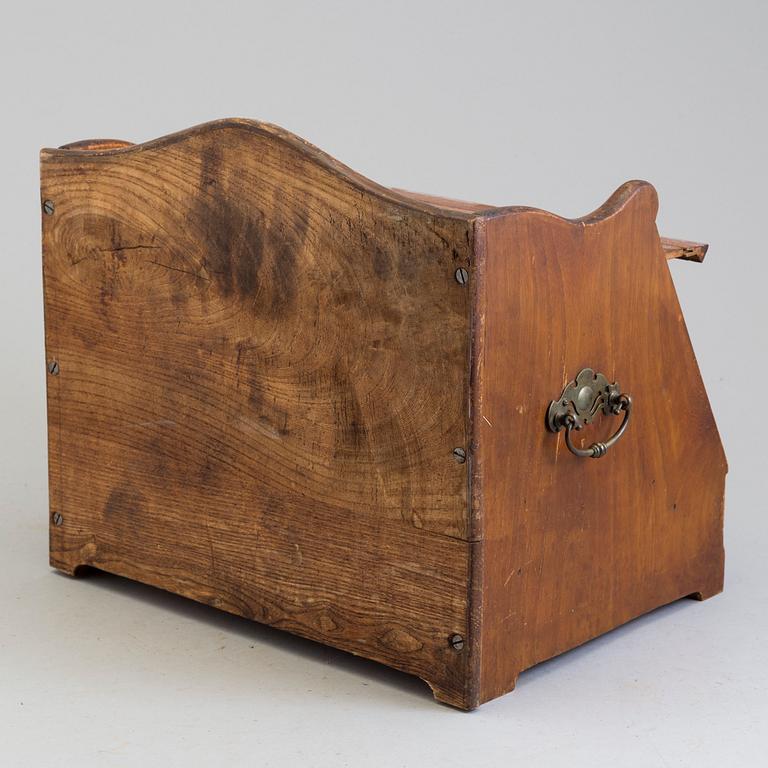 DOKUMENTHÅLLARE / POSTFACK, trä, jugend, 1900-talets första hälft.