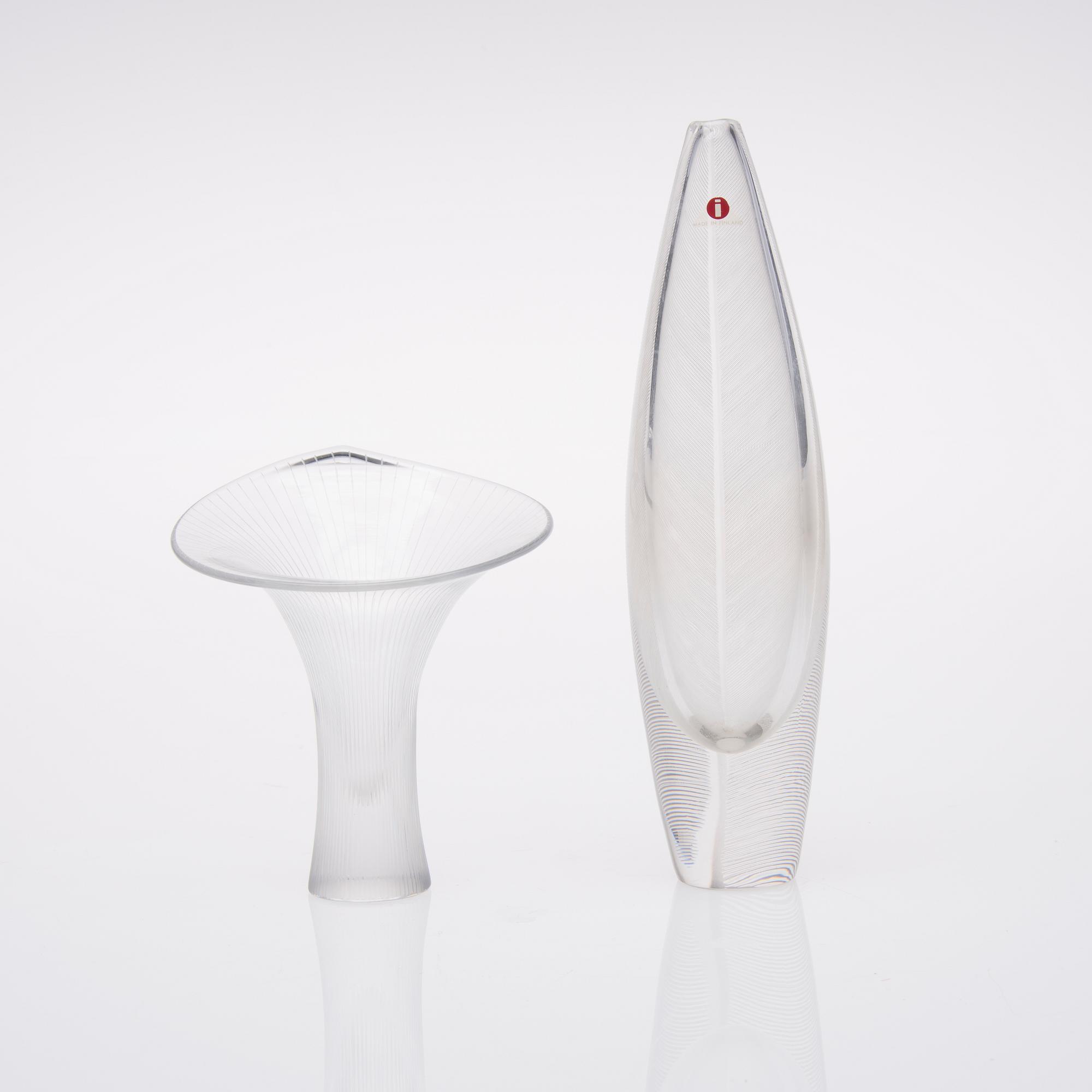 KONSTGLAS, 2 st, sign. Tapio Wirkkala 3122 respektive Iittala -55.