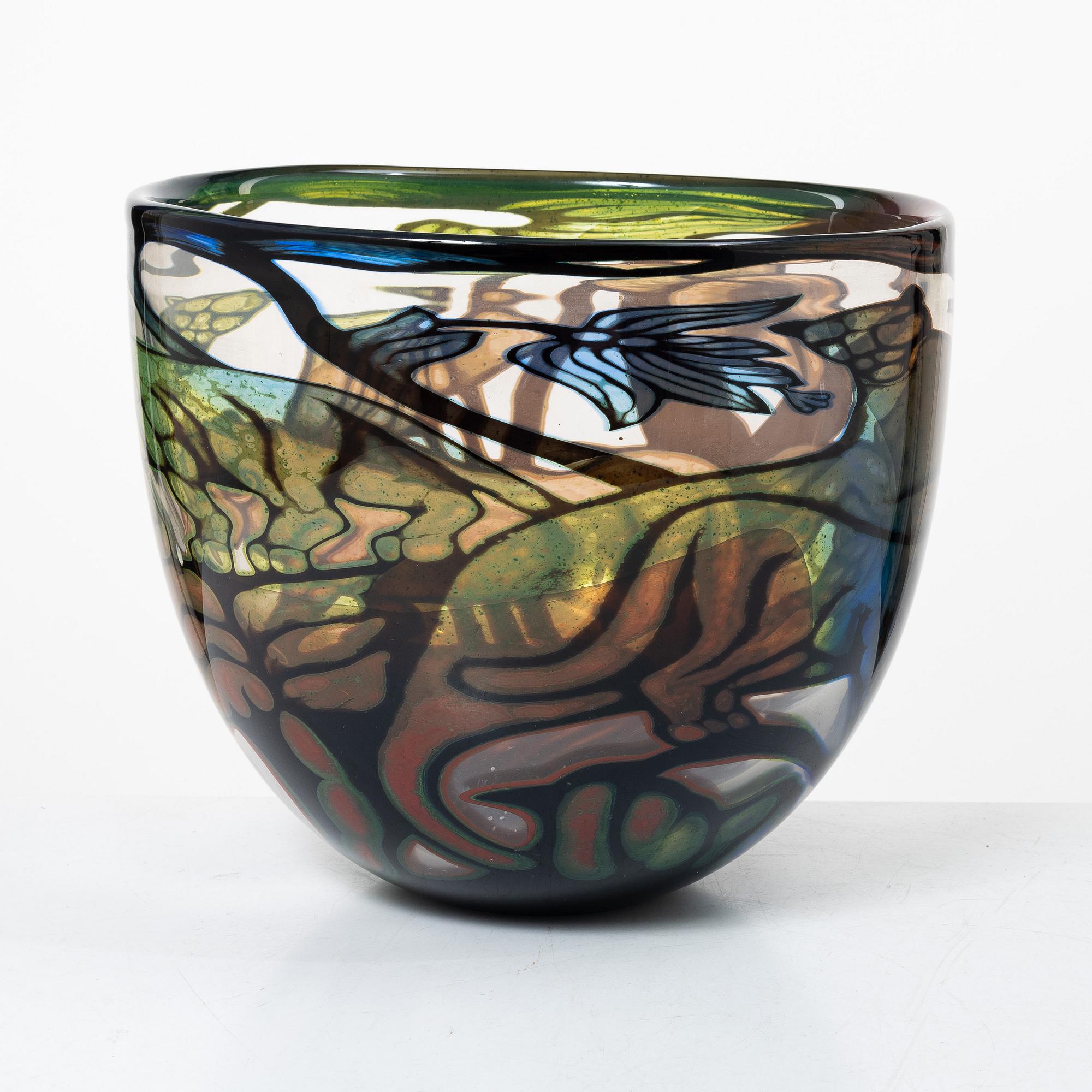 Eva Englund, A graal glass vase, Orrefors Gallery, Sweden, 1987.
