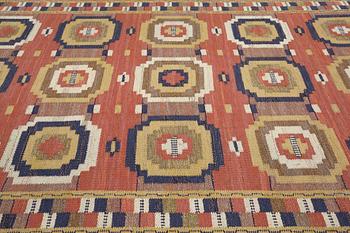 Märta Måås-Fjetterström, matta, "Röda åttan", rölakan, ca 255-257 x 149-150,5 cm, signerad AB MMF.