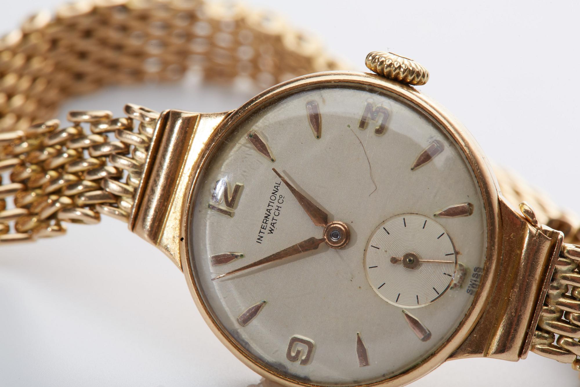 DAMARMBANDSUR, 18k guld. IWC 1950-tal. Boett o armband Helsingfors, Finland 1951, vikt ca 12 gr.