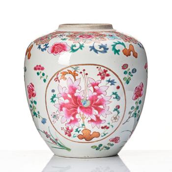 A famille rose jar, Qing dynasty, Qianlong (1736-95).