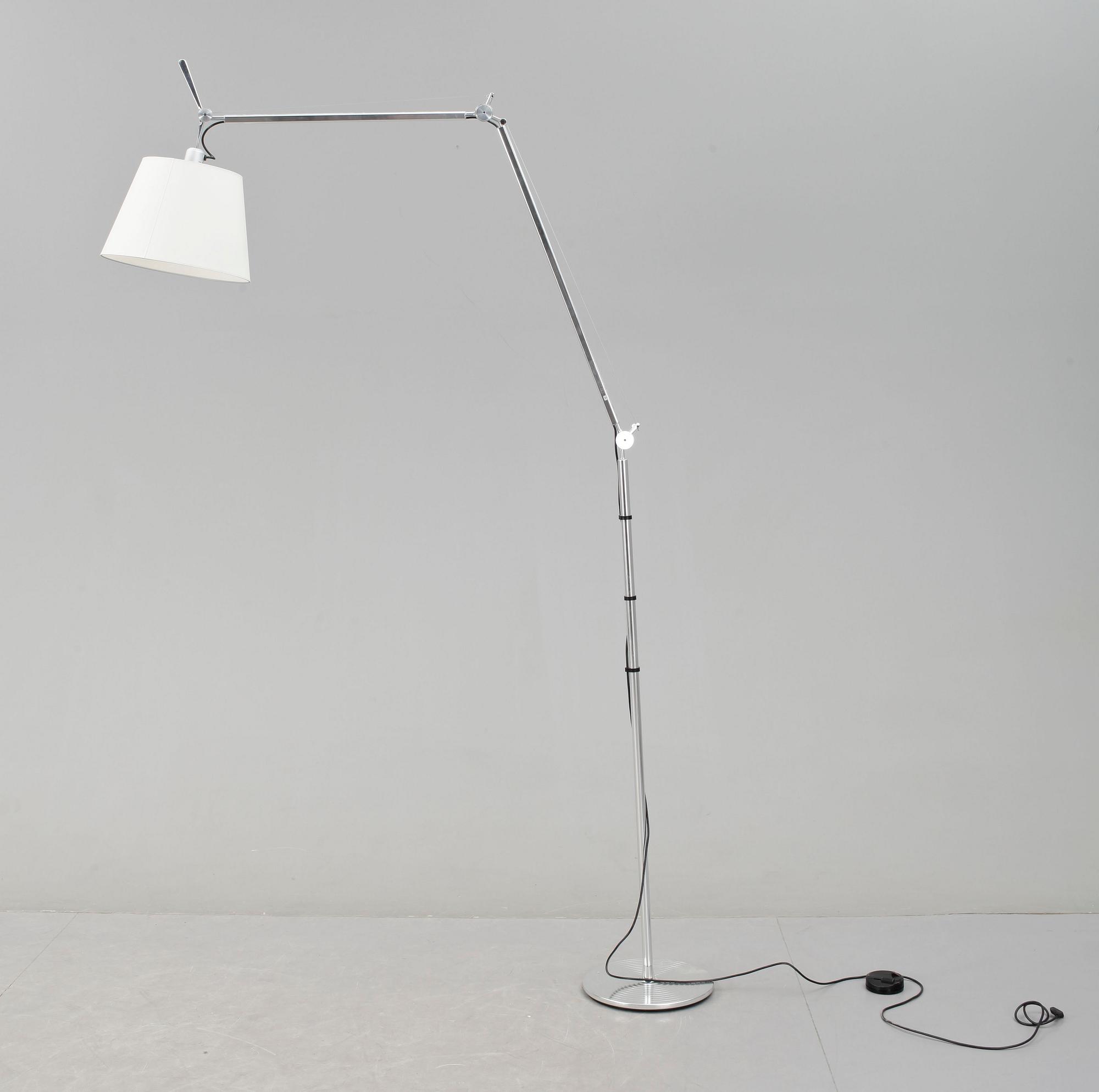 GOLVLAMPA, "Tolomeo Mega Floor lamp", Michele de Lucchi and Giancarlo Fassina, Artemide, Italien. H ca 390 cm.