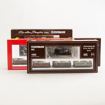 Fleischmann, 4 tågset, 1902, 1903, 1885 samt 391102, H0.