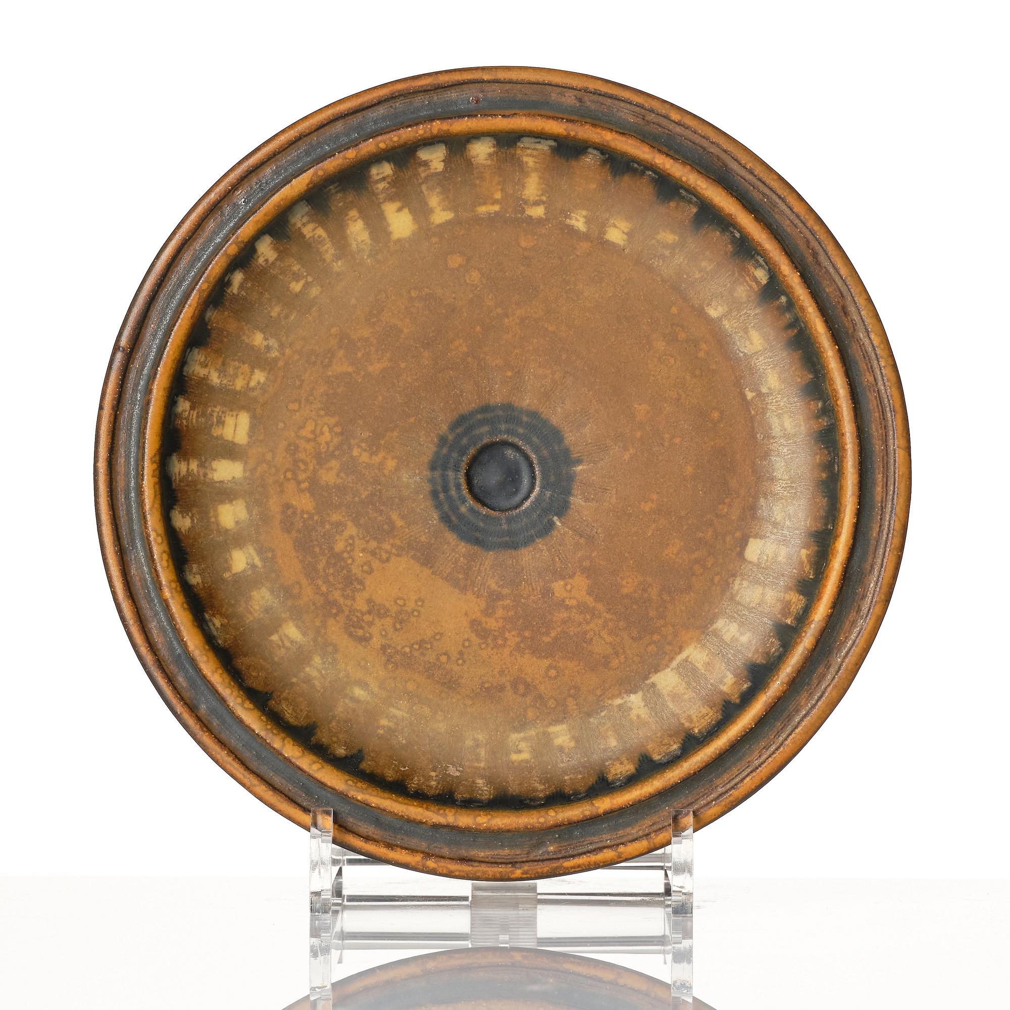 Wilhelm Kåge, a "Farsta" stoneware footed bowl, Gustavsberg studio, Sweden 1954.