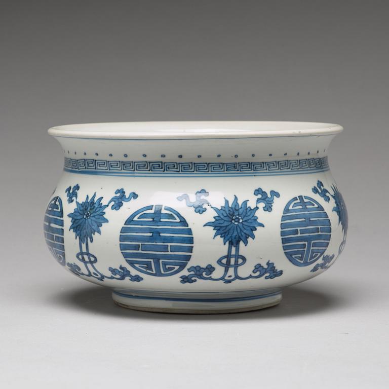 A blue and white censer, Qing dynasty, Kangxi (1662-1722).