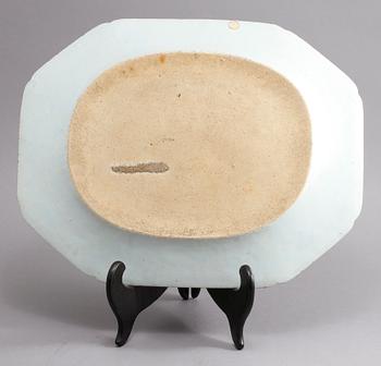 STEKFAT, Porslin, Kina, 1700-tal.