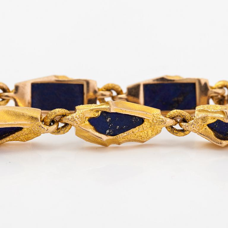Björn Weckström, A 14K gold and lapis lazuli bracelet "Toltec". Lapponia 1999.