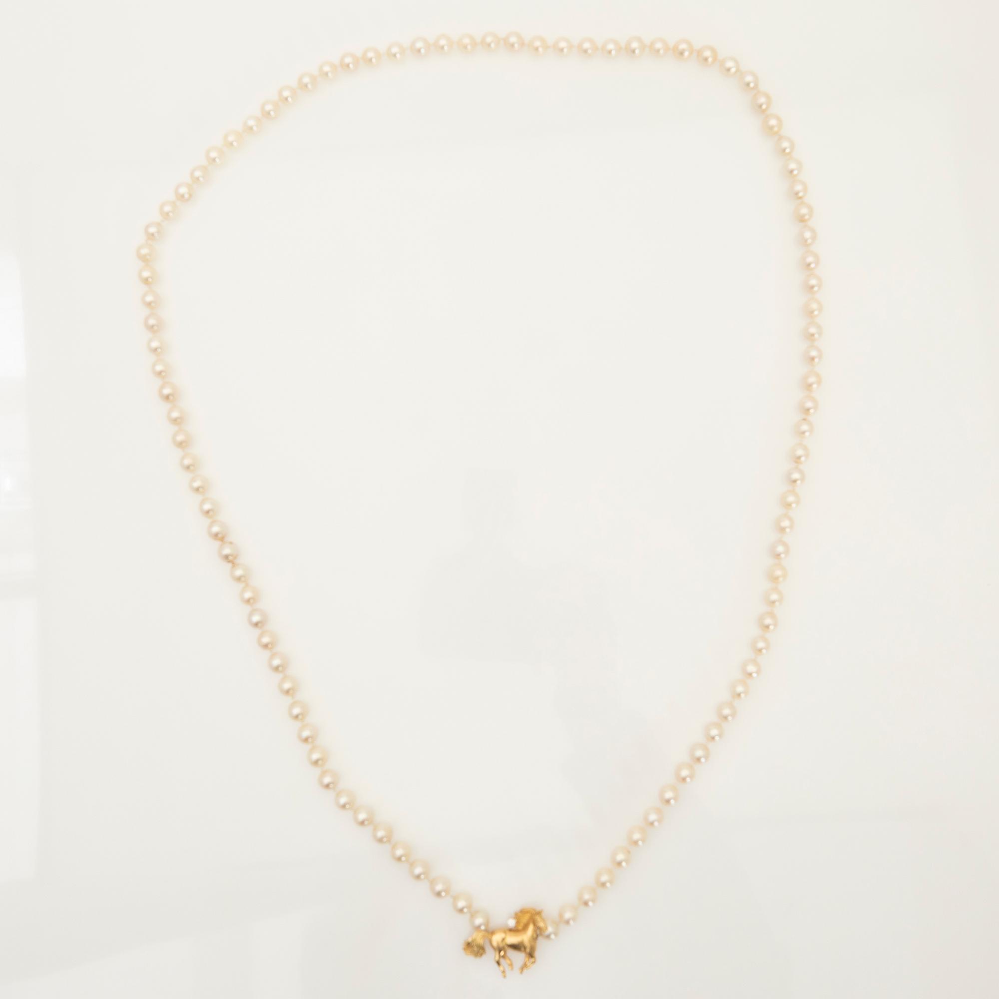 Ole Lynggaard, hänge, 18K guld med diamant samt pärlcollier.