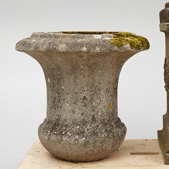 Garden urns, a pair on pedestals, 20th century.