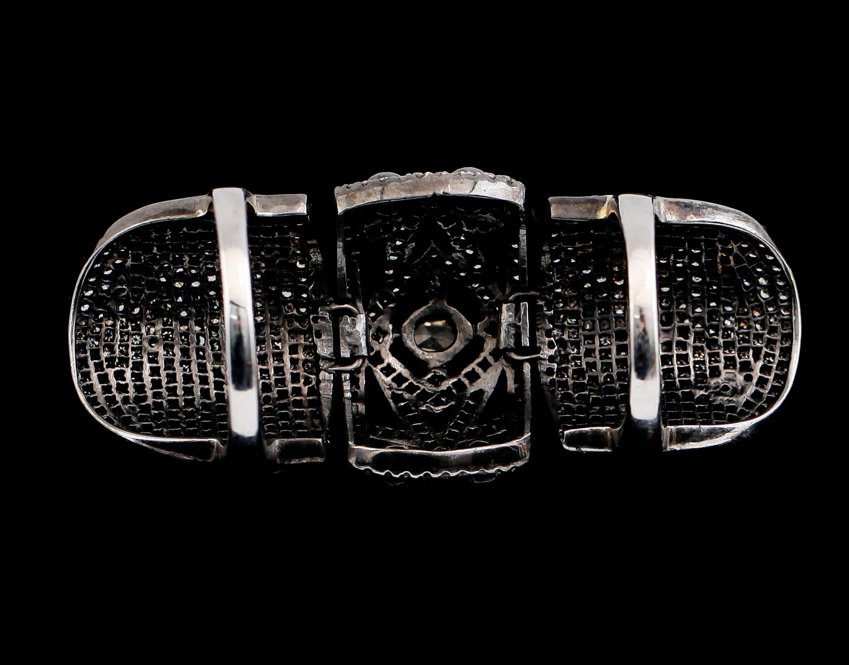 RING, silver och mörkrodierat guld, rosenslipade diamanter. Vikt ca 15 g.