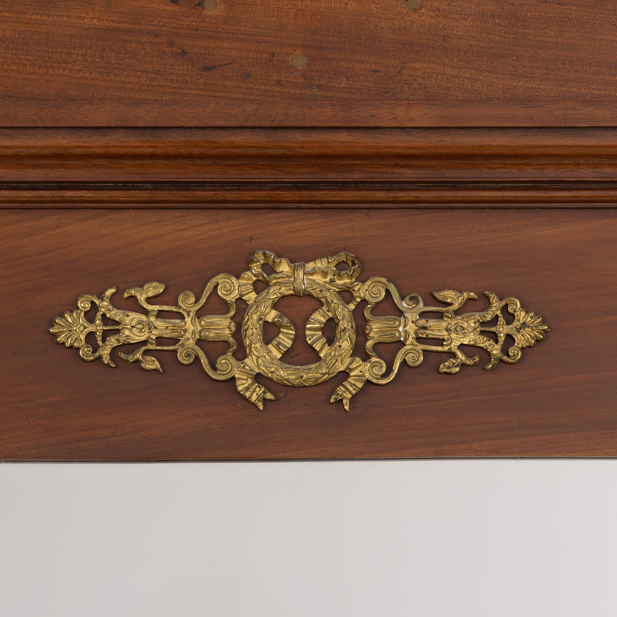 A Karl Johan mirror, first part of the 19th century.