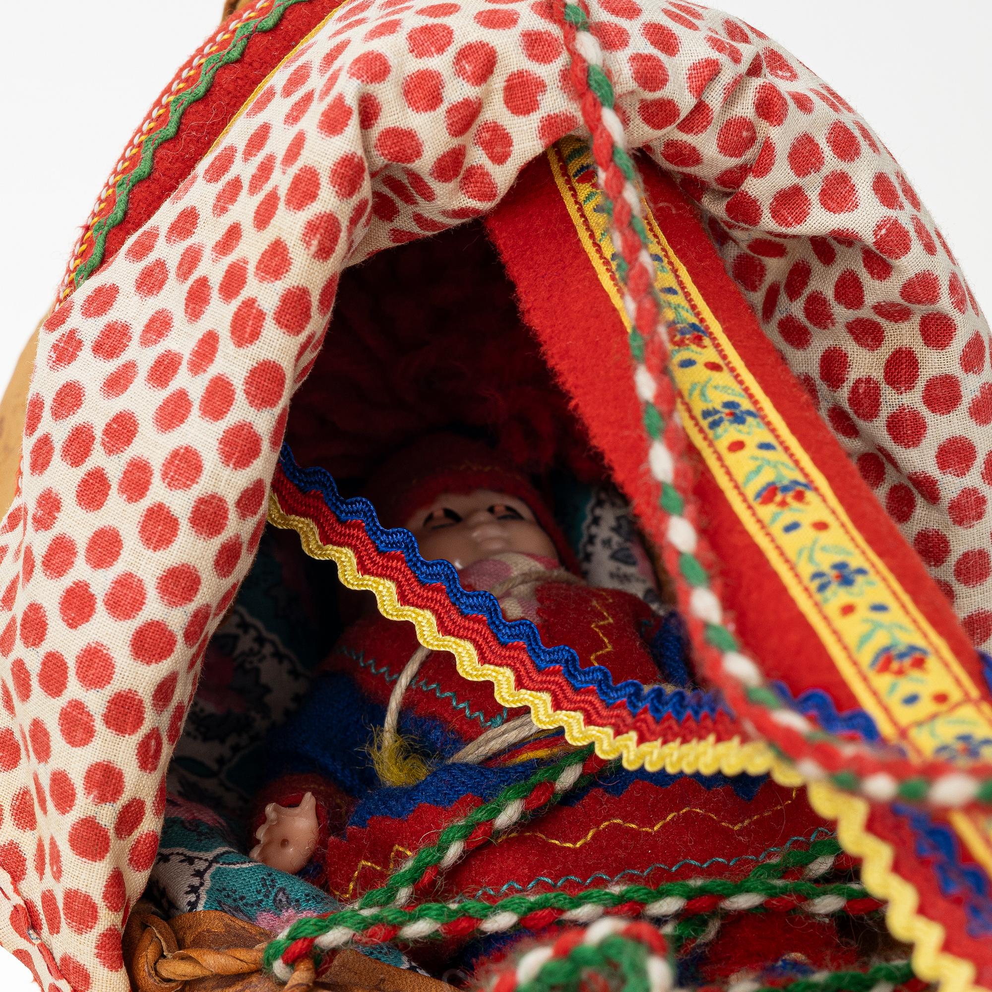 Miniature cradle, Gierhkeme,