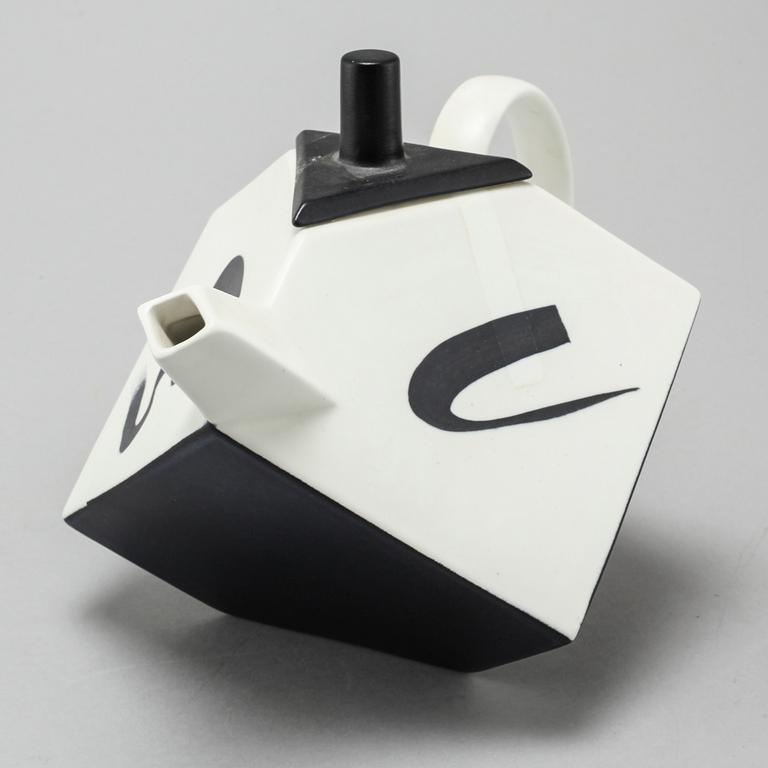 ROLF SINNEMARK, tekanna, porslin, "Cube", Rörstrand.