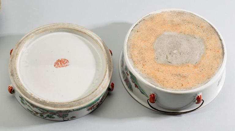 FÖRVARINGSKÄRL, 2 delar, porslin Kina, 1800-talets andra hälft.