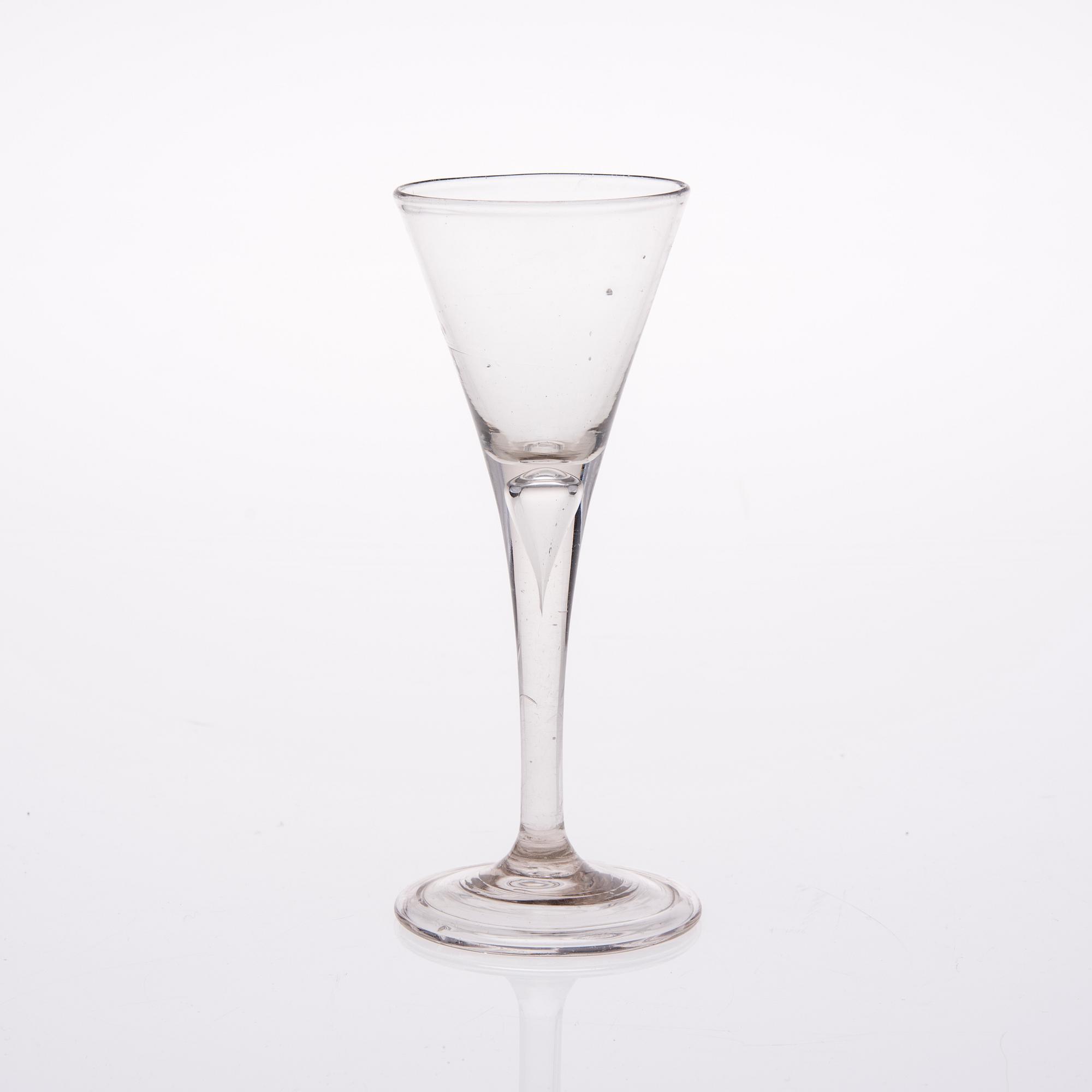 SPETSGLAS 1700-tal och BRÄNNVISKFLASKA, glas, 1800-tal.