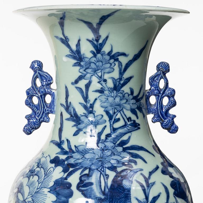 Vas, porslin, Kina, Qingydnastin, 1800-tal.