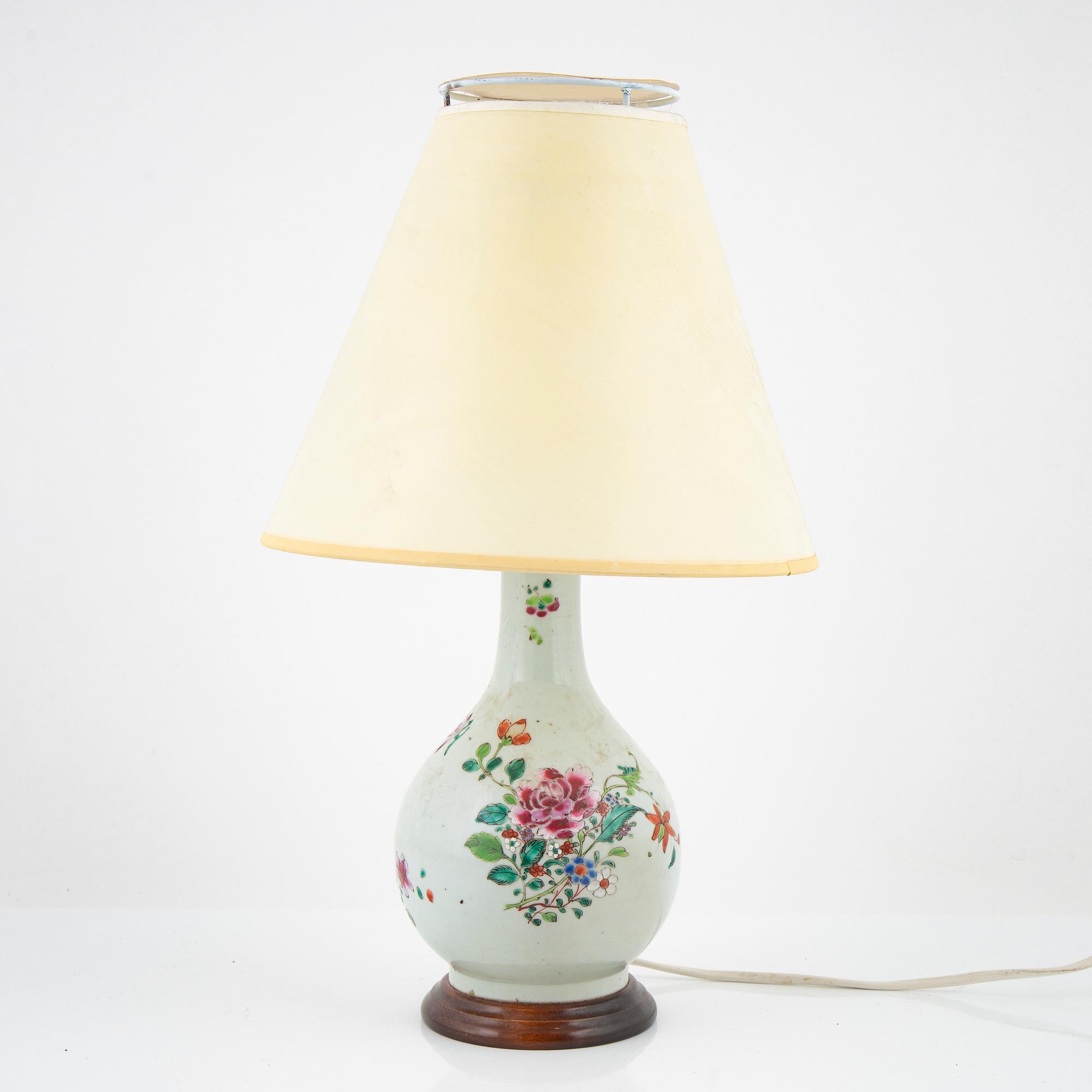A famille rose export porcelain vase, turned into a table lamp, Qing dynasty, Qianlong (1736-95).