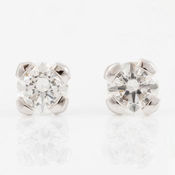 Earrings 18K white gold set with brilliant-cut diamonds, accompanied by GIA dossier.