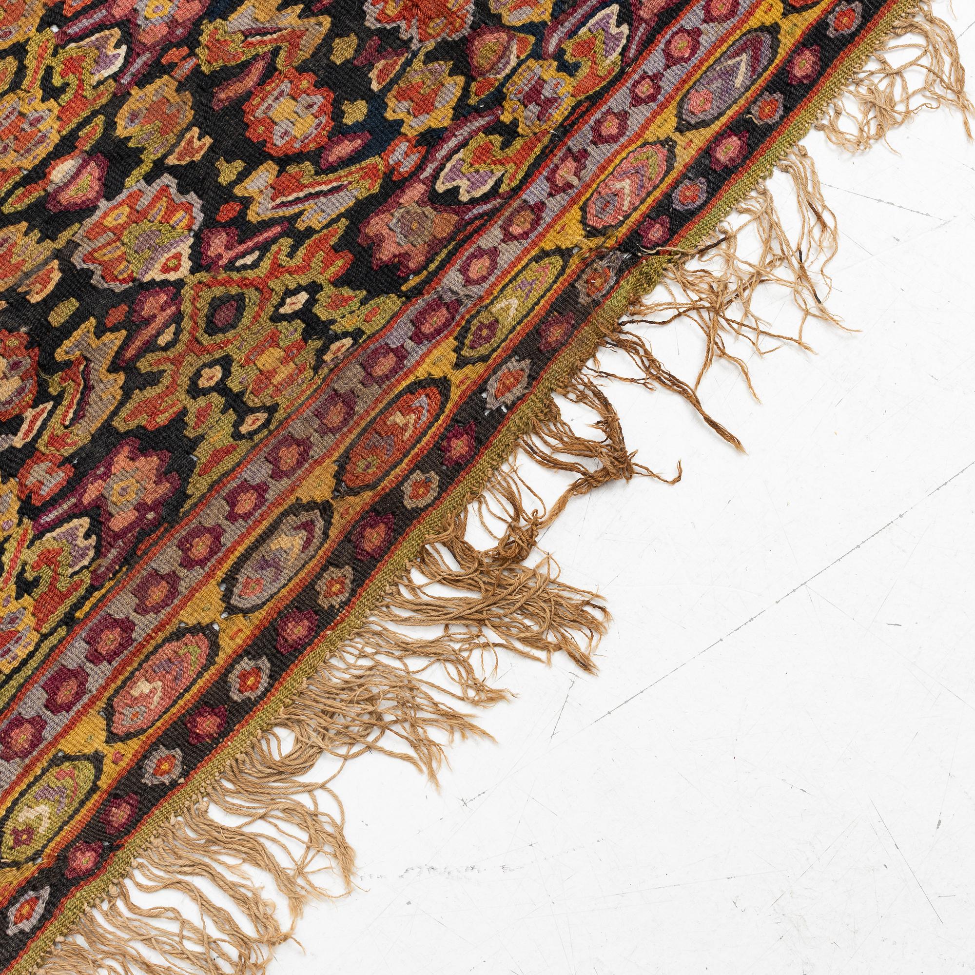 Carpet, kilim, Senneh, semi-antique. approx. 330 x 210.