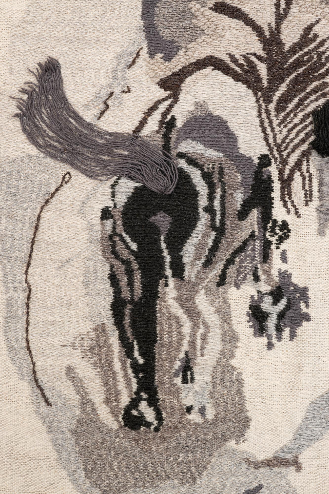 Olle Ohlsson, vävd tapet, "Jordnära", utförd av Lillemor Lindbom, 1976, signerad LL, ca 126x 92 cm.