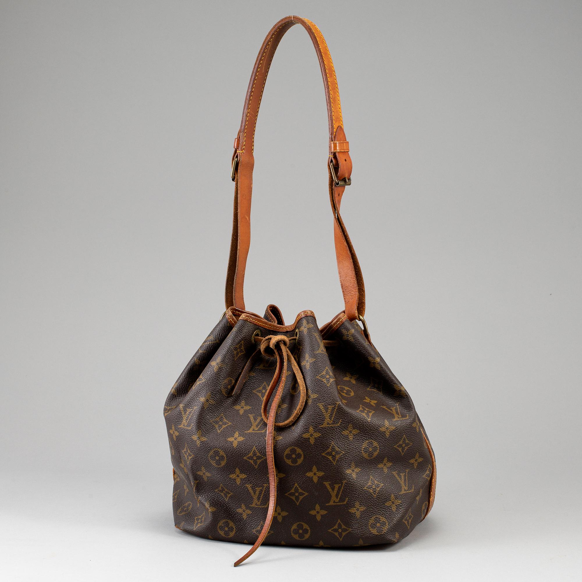 LOUIS VUITTON, 'Petit Noé'.