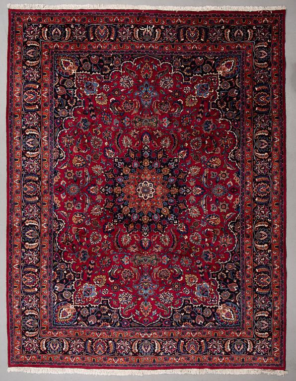 Matto, Old Mashad, ca 391 x 306 cm.