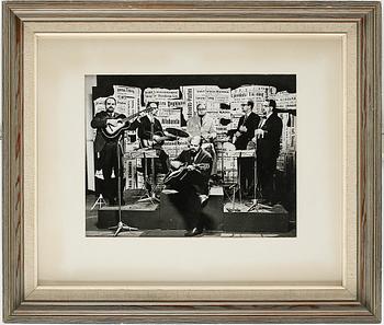 A SIGNED BLACK AND WHITE PHOTOGRAPH DEPICTING SWEDISH COMEDY GROUP "SKÄGGEN" CIRCA 1963.