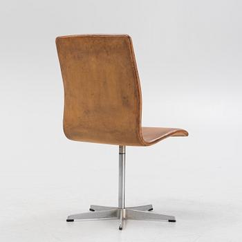 Arne Jacobsen, an 'Oxford' leather chair, Fritz Hansen, Denmark.